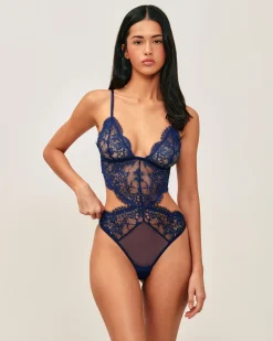 Body en dentelle à strass argentés