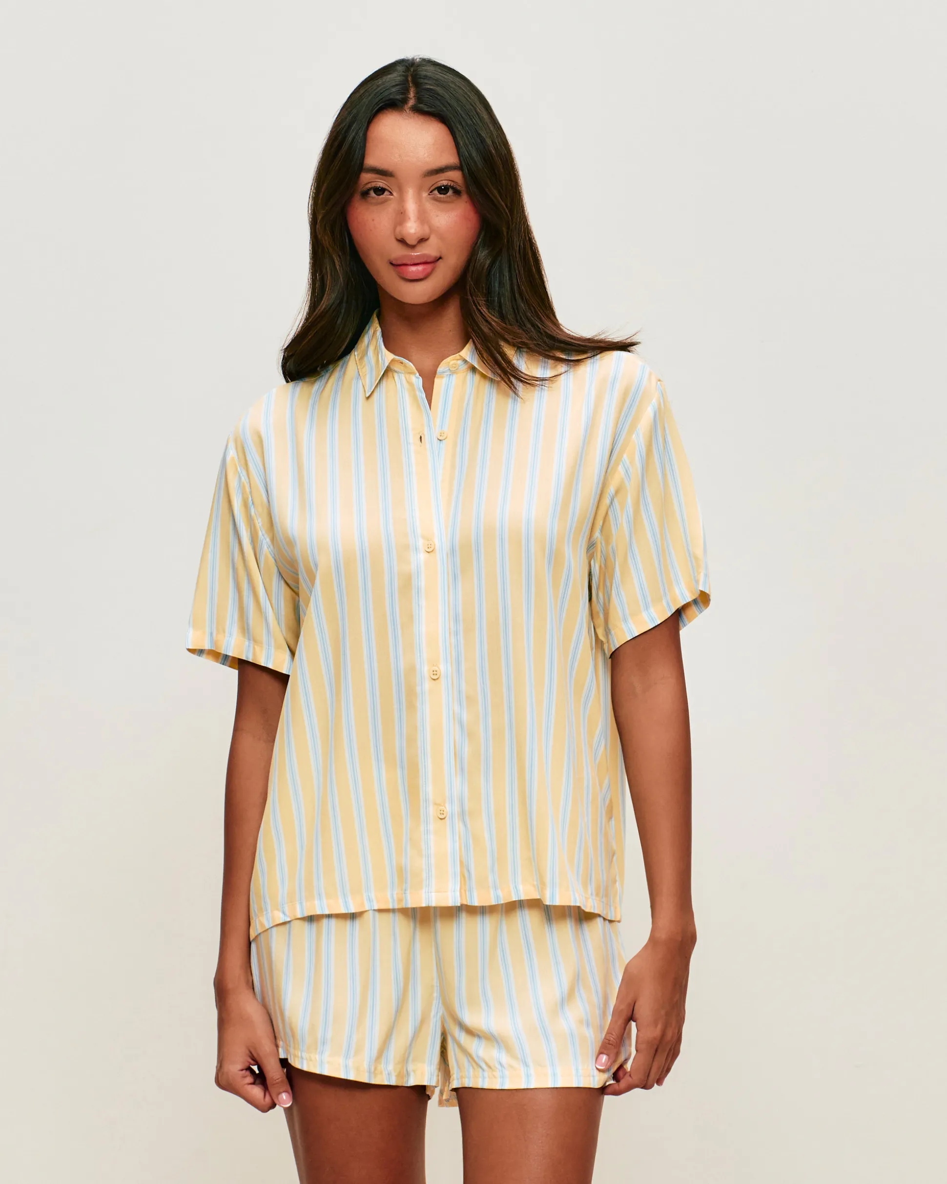 Ensemble chemise et short à rayures
