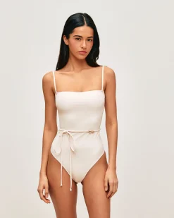 Maillot de bain une pièce avec ceinture et bijou doré