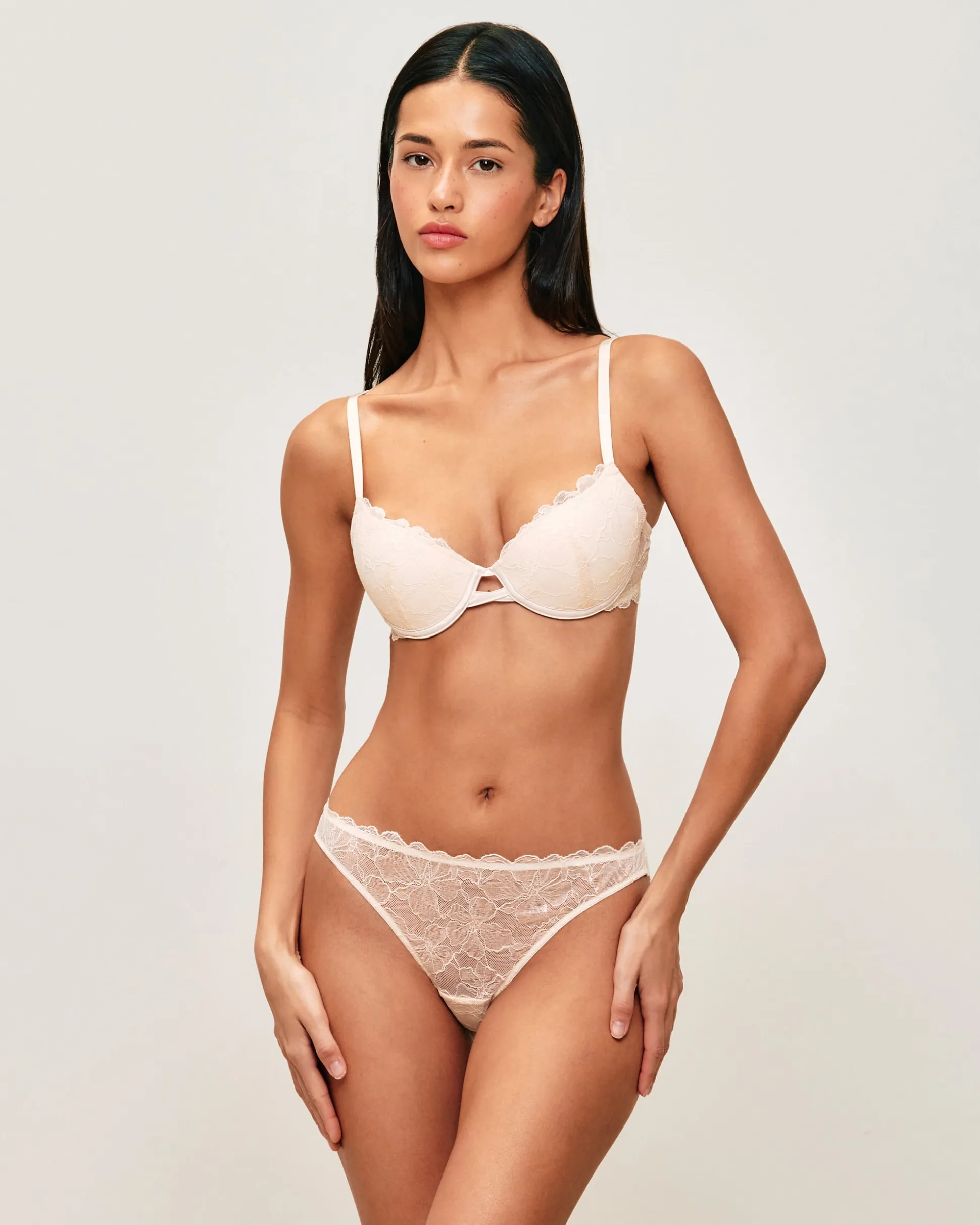 Soutien-gorge ampliforme en dentelle florale