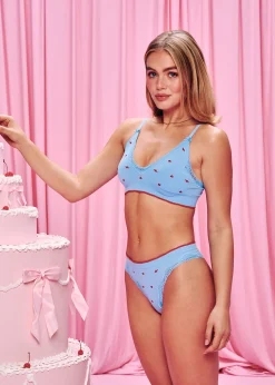 Soutien-gorge brassière triangle broderies cœurs