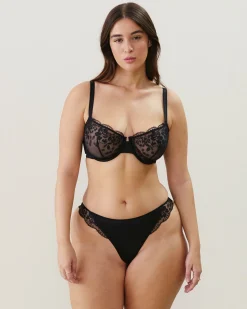Soutien-gorge corbeille brodé