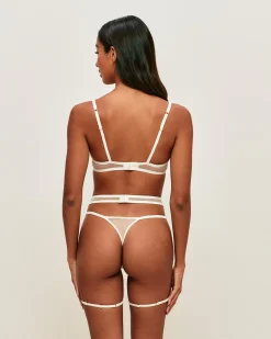 Soutien-gorge corbeille en mesh avec broderies florales et pendentif perle