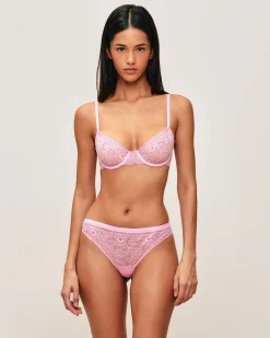 String en dentelle