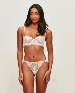 String en mesh et dentelle florale