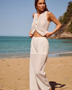 Top débardeur crochet décolleté V avec boutons dorés en forme de soleil